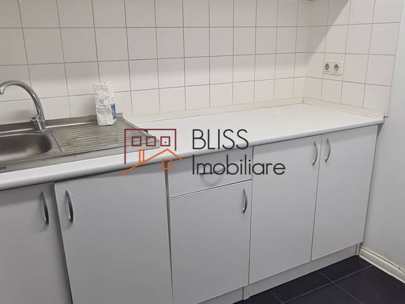 spațiu de birouri de Inchiriat KM 0 | Ultracentral - 8 Camere - ID:120059 | Bliss Imobiliare / Photo 18 - BLISS Imobiliare